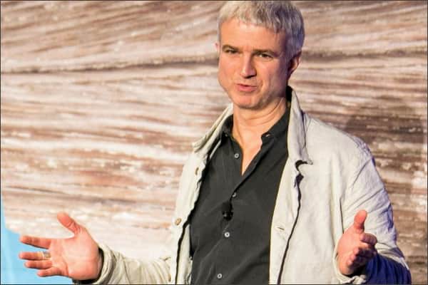 使用人工智能模拟训练和测试业务应用程序